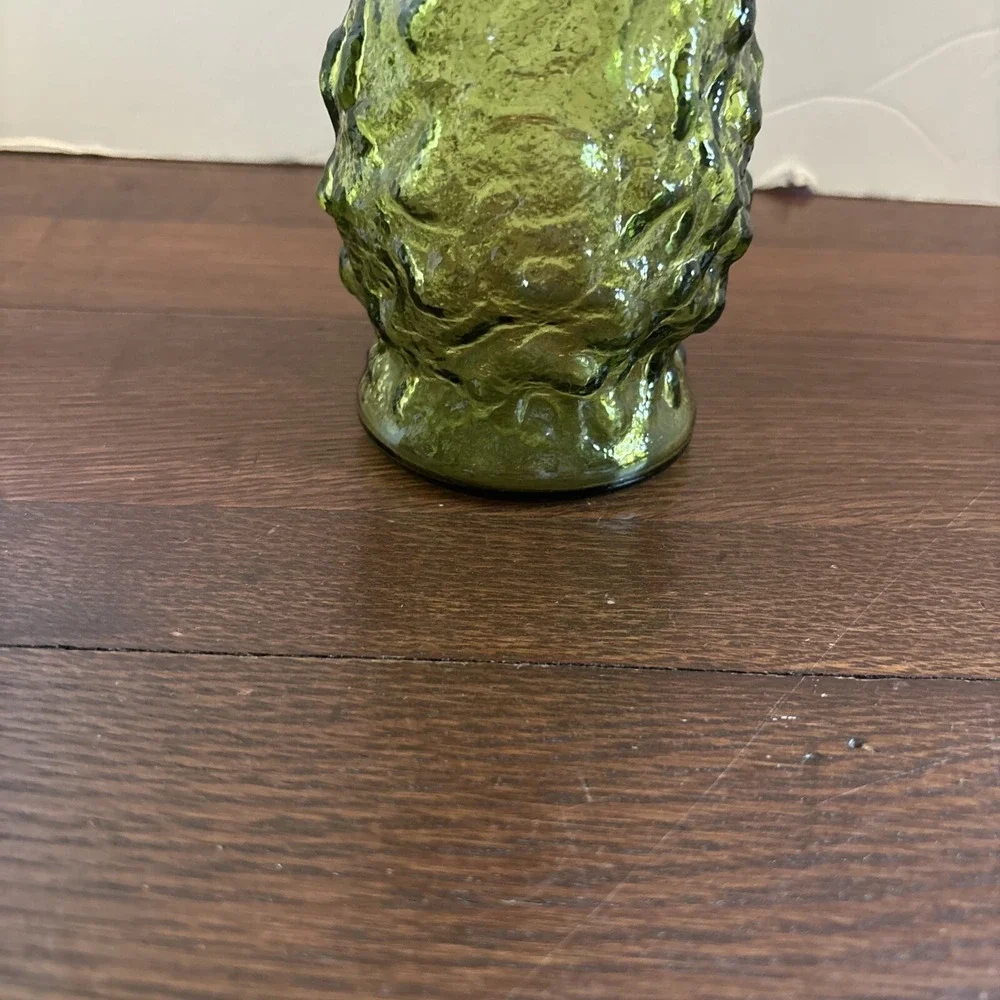 Vintage E.O. Brody & Co.‎ Emerald Green Crinkled Glass Vase 9.5 in Cleveland, OH